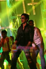 Shahid at Vivel Soap presents Star Cintaa Superstars ka Jalwa in Mumbai on 14th April 2010.JPG